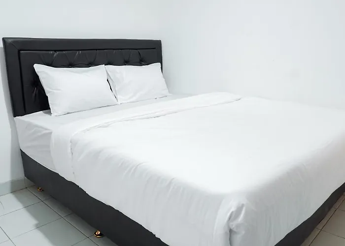 Oyo Life 2050 D\'Cinnamons Residence